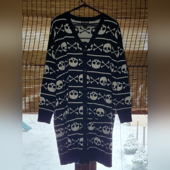 Hot Topic Sweaters - Women's hot topic skull long sweater size 1
